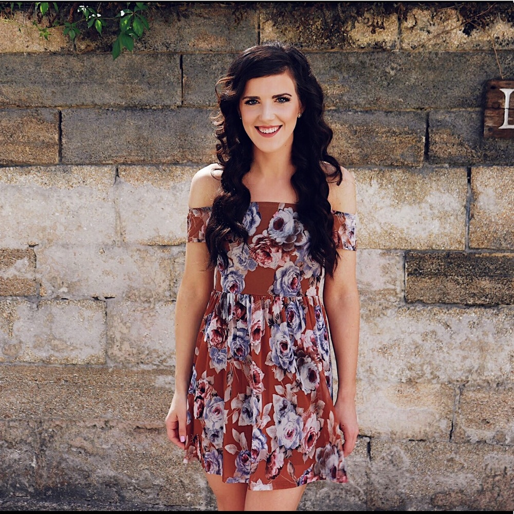 Off the shoulder floral mini dress size small